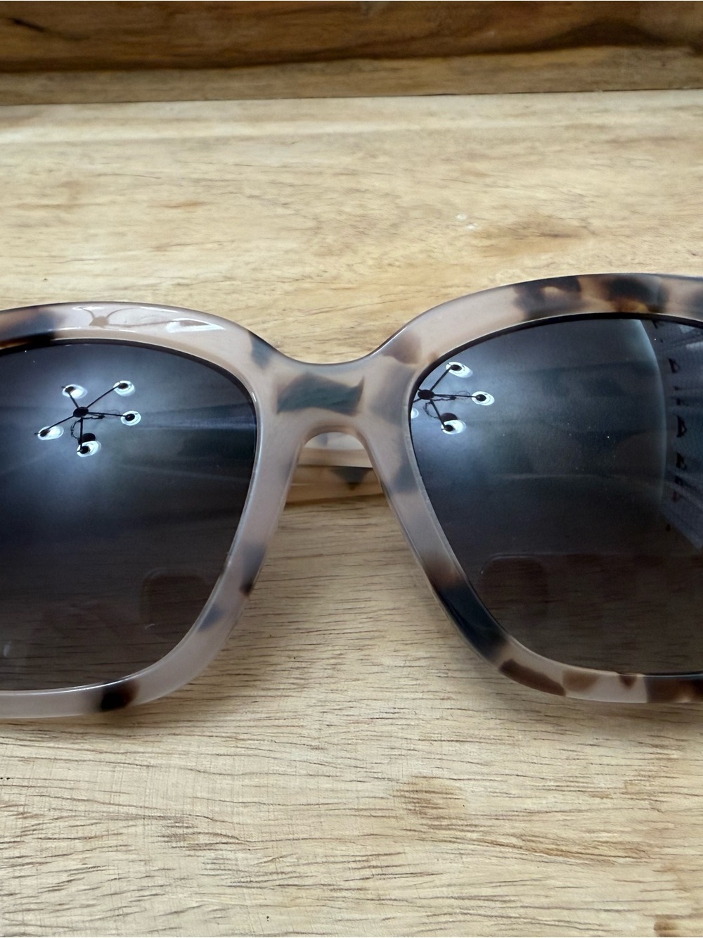 DIFF Bella ll Cream Tortoise Grey Gradient Sunglasses
